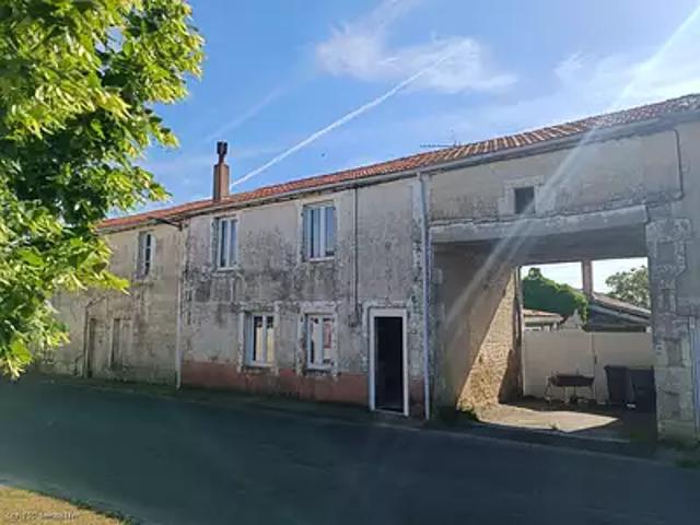 Ruffec 16700 Achat / Vente maison 4 pièces t4 parking