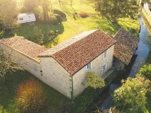 Ruffec 16700 Achat / Vente maison 5 pièces t5