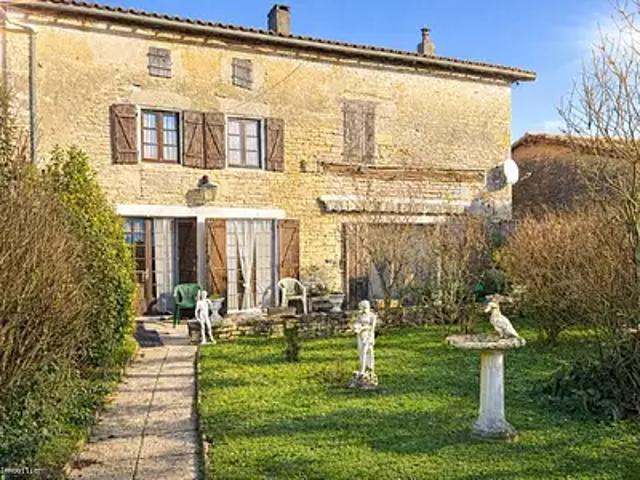 Ruffec 16700 Achat / Vente maison 6 pièces t6 parking