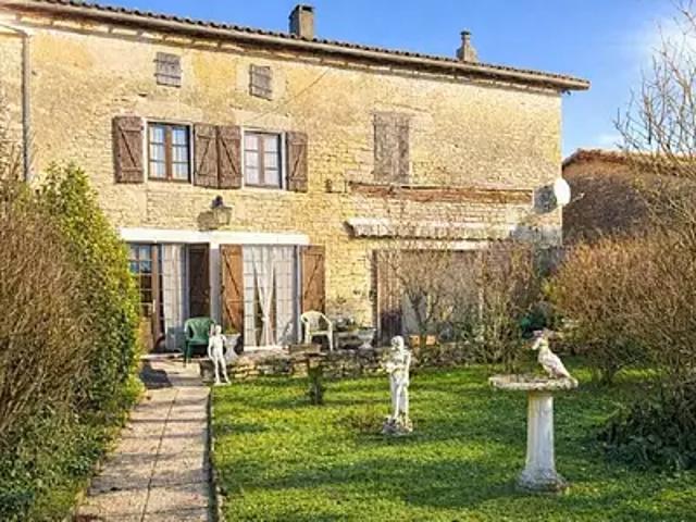 Ruffec 16700 Achat / Vente maison 6 pièces t6