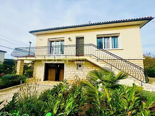Ruffec 16700 Achat / Vente maison 7 pièces t7 terrasse balcon