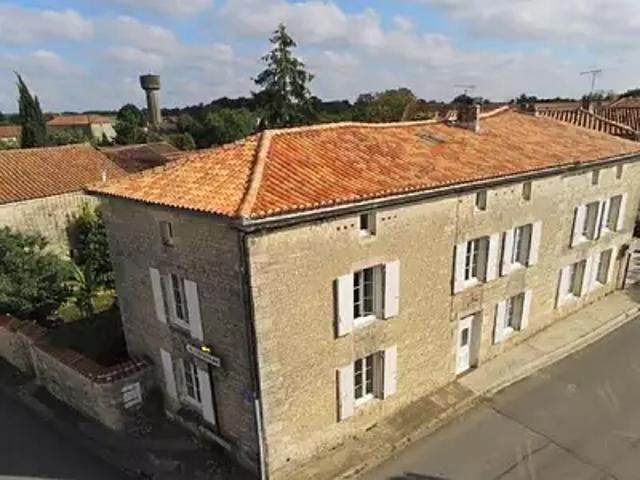 Ruffec 16700 Achat / Vente maison 7 pièces t7