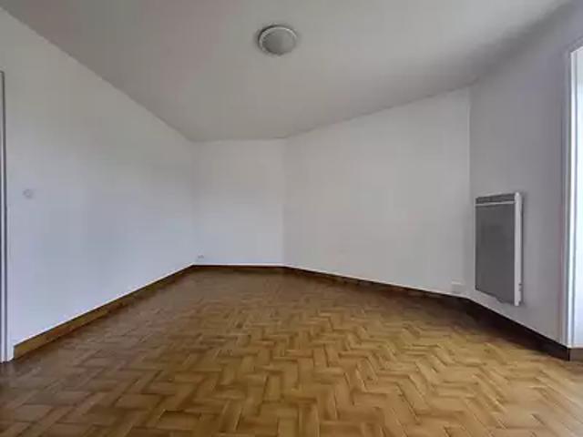 Ruffec 16700 Location appartement 3 pièces t3 au dernier étage