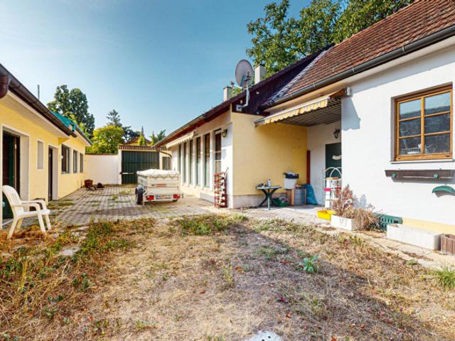 Ruheoase, einmaliges Mehrfamilienhaus mit Eckgrundstück U Kanthof