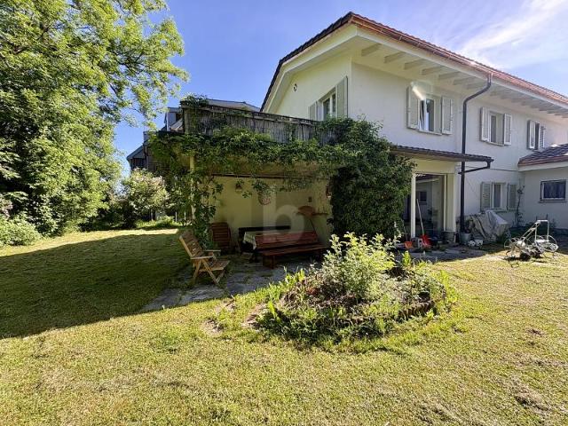 RUHIG UND SONNIG MIT GROSSEM GARTEN