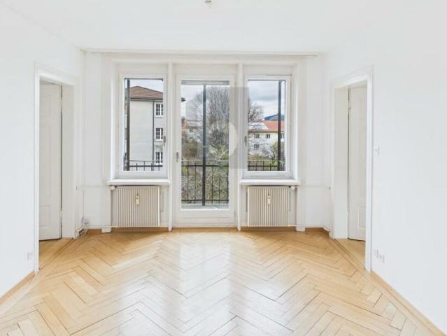 RUHIG UND ZENTRAL MIT BALKON
