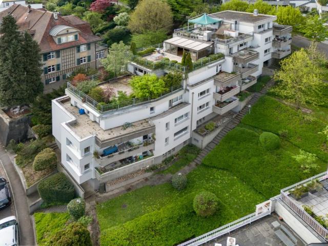 Ruhig wohnen am Bruderholz moderne 4 Zimmer Eigentumswohnung mit Tiefgaragenplatz