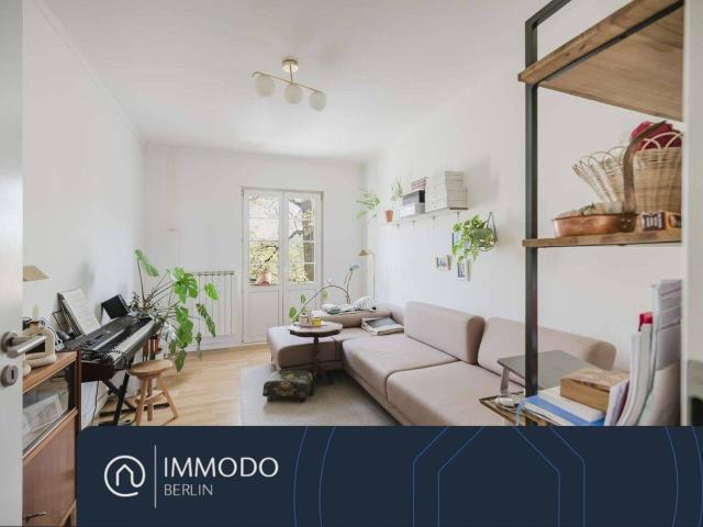 ? Ruhig wohnen in Neukölln Gepflegte 2 Zi Whg mit sonnigem Balkon, Gartenblick & mod. Badezimmer