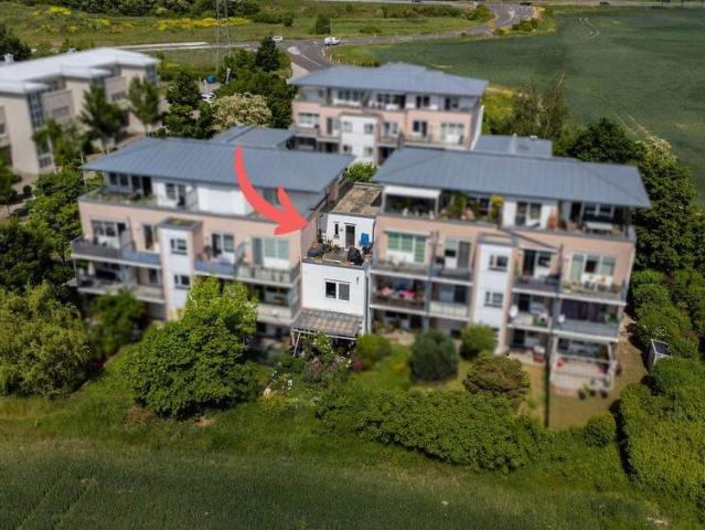 RUHIG WOHNEN, STADTNAH LEBEN Reihenhaus mit Garten, Dachterrasse und TG Stellplatz
