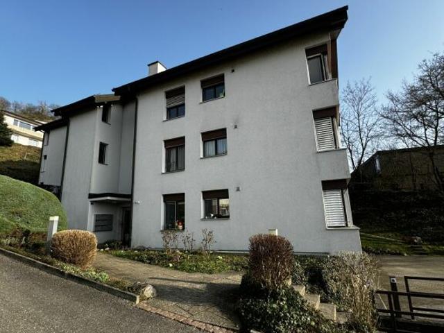 Ruhig gelegene 5.5 Zimmer Maisonette Wohnung mit Balkon zu vermieten