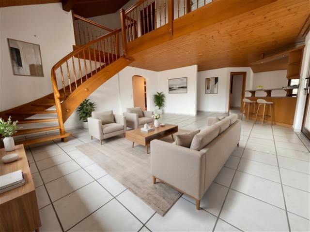 Ruhig gelegene 5.5 Zimmer Wohnung mit Charme und viel Platz in Obermumpf