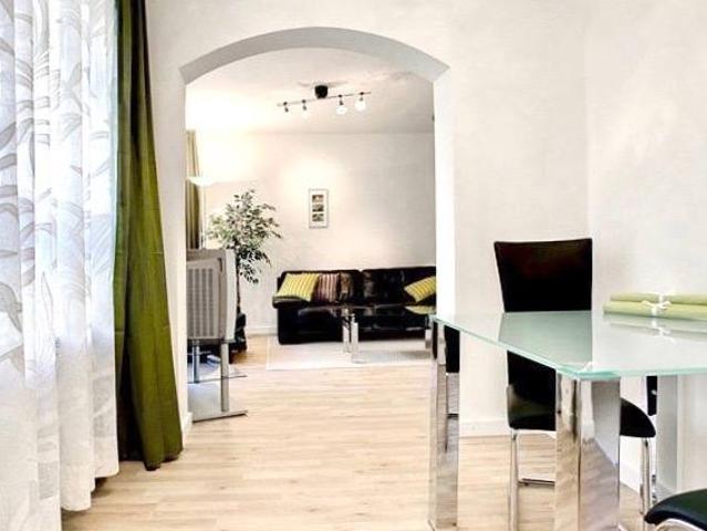 Ruhig gelegene, stilvoll möblierte Maisonette Wohnung in der Maxvorstadt, unmöbliert