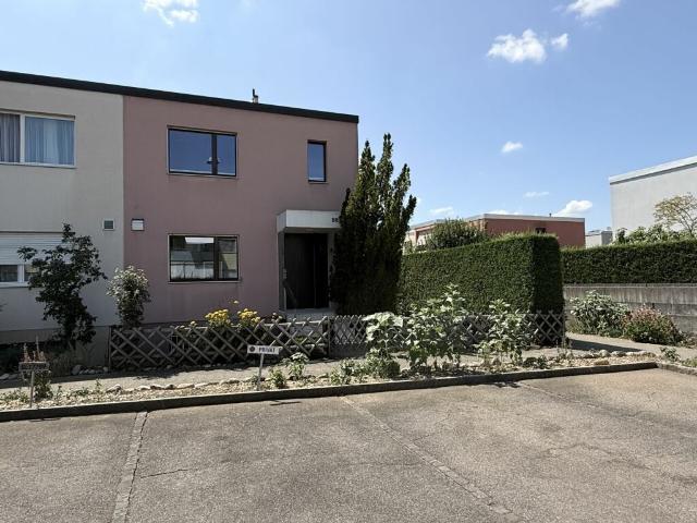 Ruhig gelegenes 4 1/2 Zimmer Eck Einfamilienhaus mit Garten