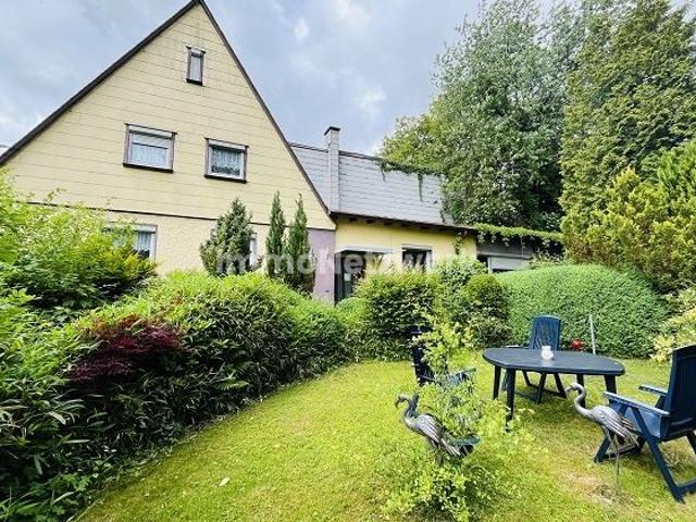 Ruhig. Grün. Zu Hause. – Doppelhaushälfte in idyllischer Lage von Schwarzenbach a.d. Saale