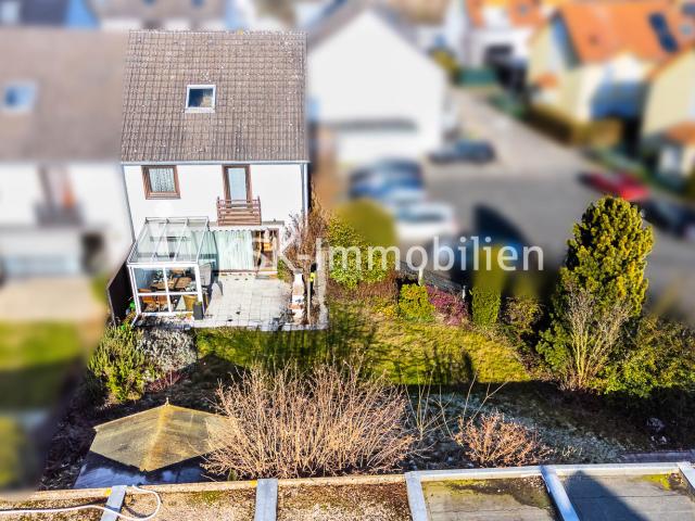 Ruhig mit sonnigem Garten und Garage!