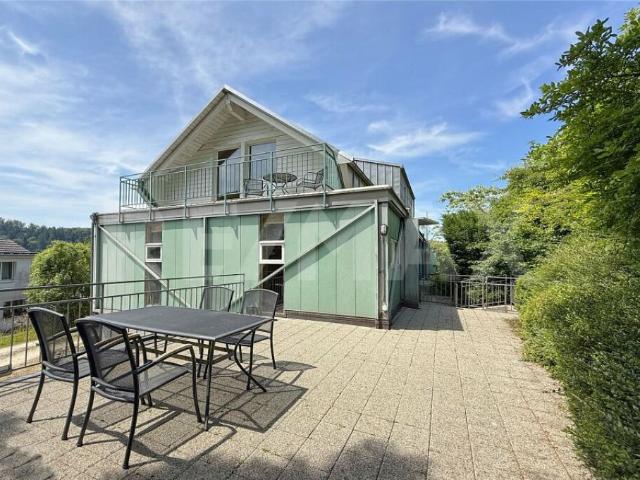 Ruhig, sonnig und mit Bergsicht 7 Zimmer Doppeleinfamilienhaus