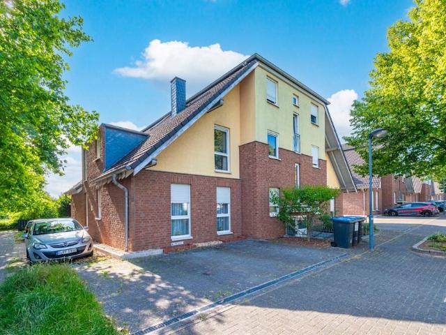 Ruhige 3 Zimmer Dachgeschosswohnung in attraktiver Wohnlage mit Blick ins Grüne