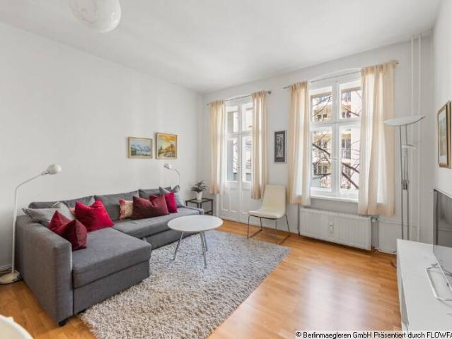 Ruhige 2,5 Zimmer Wohnung mit Balkon und Einbauküche
