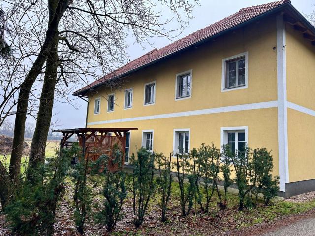 Ruhige 2 Zimmer Wohnung 61m2 im Grünen
