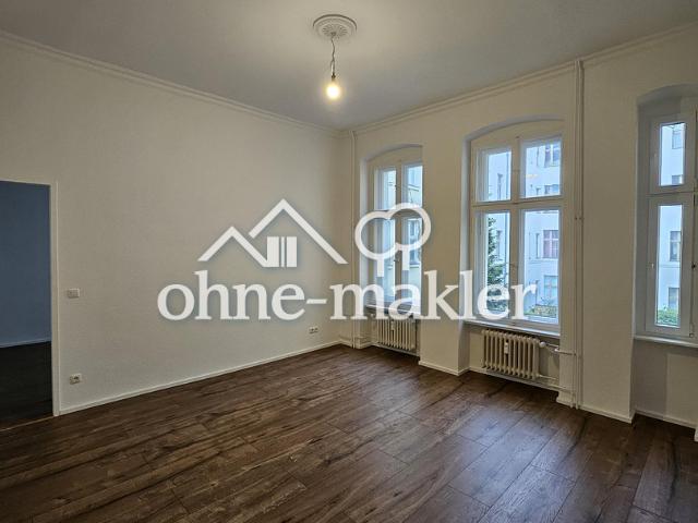 Ruhige 2 Zimmer Wohnung am Tempelhofer Feld Direkt einziehen modern saniert in Neukölln