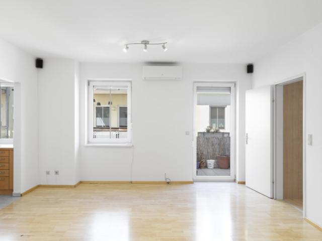 Ruhige 2 Zimmer Wohnung mit Balkon, Klima & Garage in Kottingbrunn