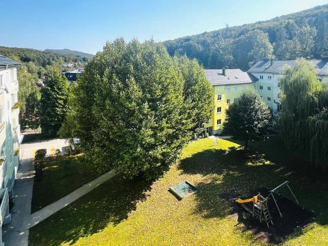 RUHIGE 4 ZIMMERWOHNUNG MIT LOGGIA