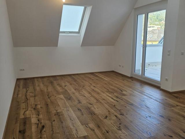 Ruhige Dachgeschoßwohnung mit Dachterrasse am Auberg in Linz / Urfahr