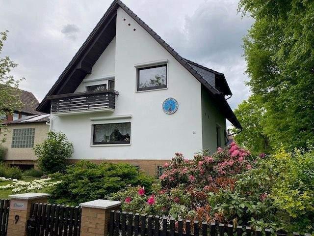 Ruhige Feldrandlage ! Apartement im DG GroÃer Balkon, EBK und neues Bad!