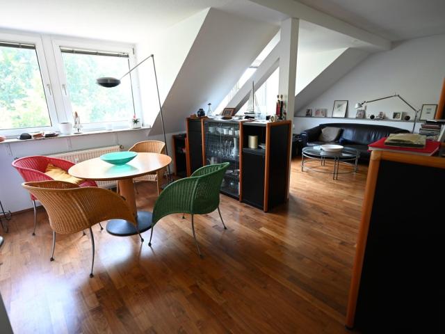 Ruhige, helle, citynahe 3 Zimmer Dachgeschosswohnung in Düsseldorf, 93m2