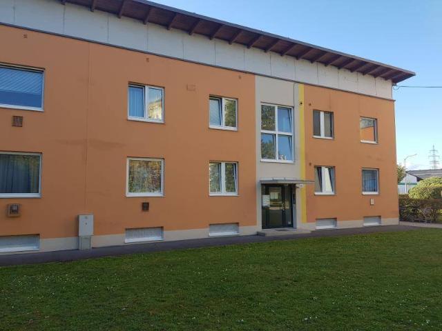 Ruhige Single oder Pendlerwohnung mit 32,4 m² WNFL, neuwertige Küche ohne Ablöse, Parkmöglichkeit vorm Haus, nähe Maxi Markt!