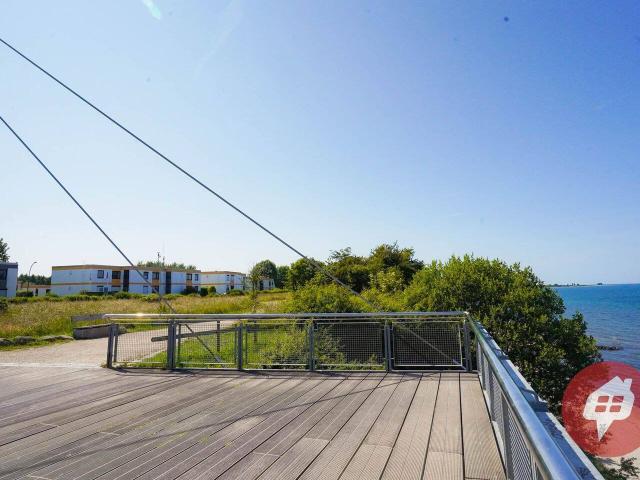 Ruhige Wohnung mit geschützter Terrasse an der Hohwachter Steilküste