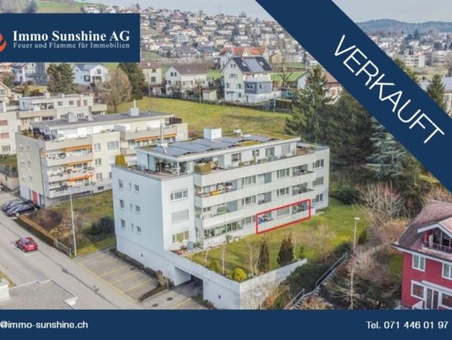 Ruhige und gemütliche 2.5 Zimmer Wohnung mit Sitzplatz