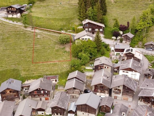 Ruhiges Baugrundstück in Vens