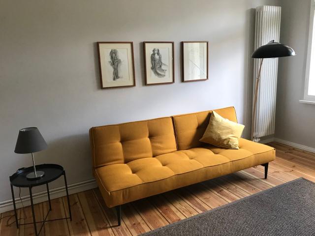 Ruhiges saniertes Appartment mit 2 Zimmern 60 qm, Berlin Amsterdam Apartments for Rent