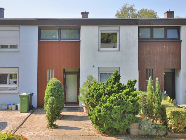 Ruhiges wohnen in Bretten: Reihenmittelhaus mit Garage und Gestaltungsspielraum