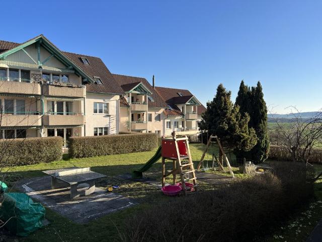Ruhiges Wohnen mit sonnigem Weitblick / 2 Einstellhallenplätze inkl
