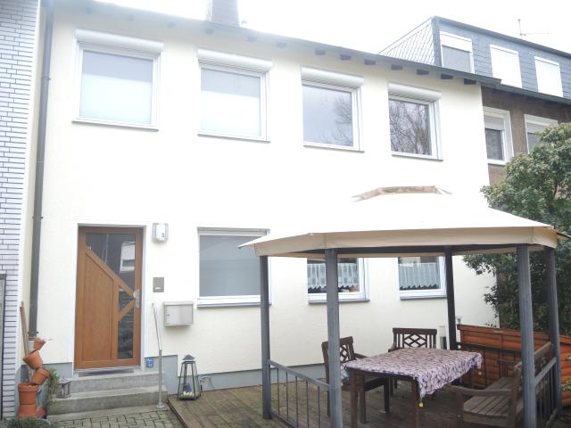 Charmantes Reihenhaus mit Garten & Sauna Ruhige Lage, großes Potenzial!