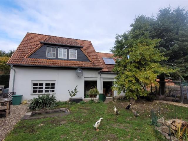 Ruhiges 1–2 Familienhaus am Ortsrand – inkl. 1.250 m² Nutzgarten