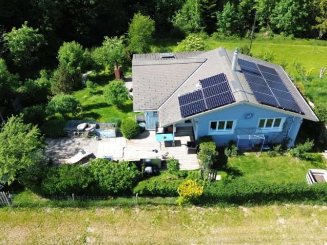 Ruhiges 4 Zimmer Einfamilienhaus mit Parkplatz, Wald AR
