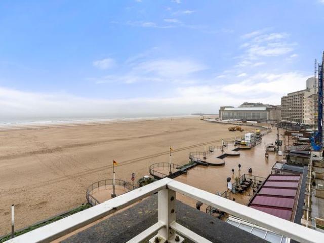Rui appartement op de zeedijk te Oostende