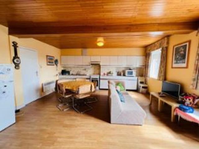 Ruim appartement met 1 slaapkamer, centraal in centrum We.