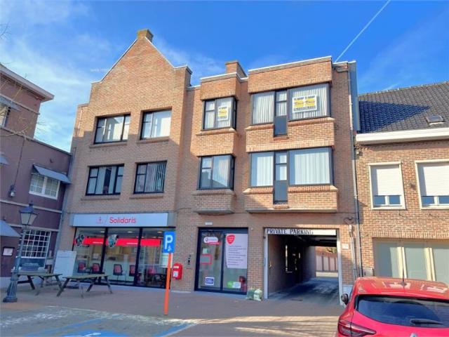 Ruim appartement met 2 slaapkamers, balkon en garage op topligging!