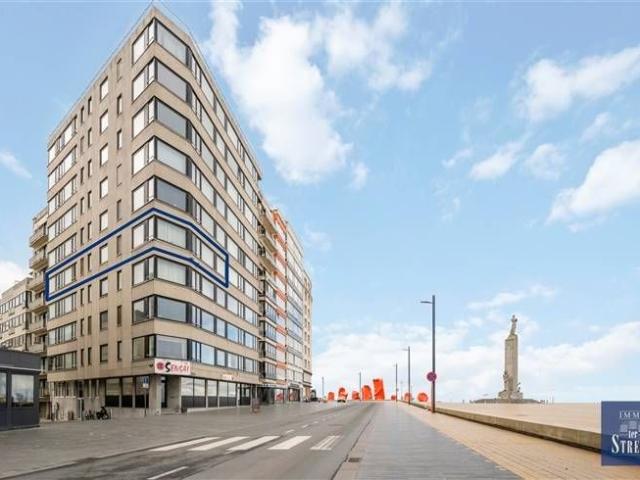 Ruim appartement met 2 slaapkamers en frontaal zeezicht