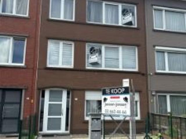 Ruim appartement met 3 slaapkamers en terras