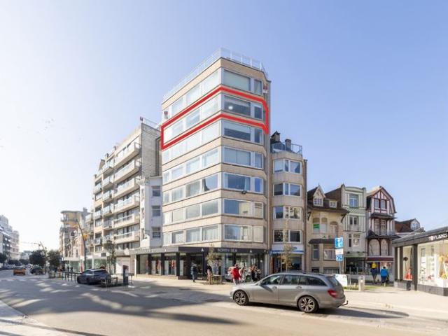 Ruim appartement met 3 slaapkamers te koop in De Panne!