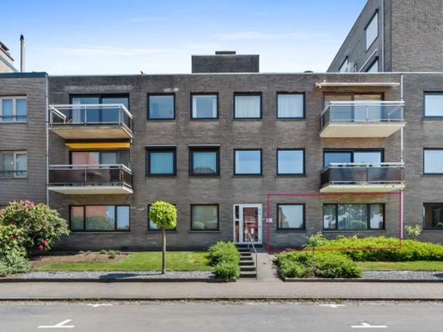 Ruim appartement met terras, lift en ondergrondse autosta.