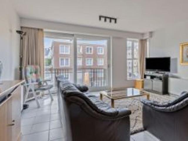 Ruim appartement met twee slaapkamers te koop in Koksijde