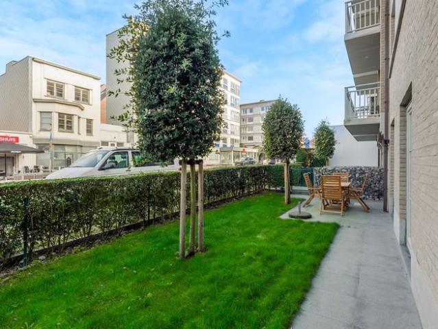Ruim appartement met tuin te koop in Koksijde Bad!