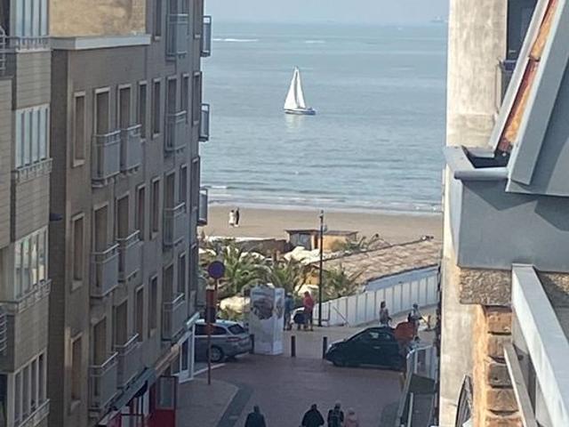 Ruim appartement met zeer groot zonneterras te Blankenberge