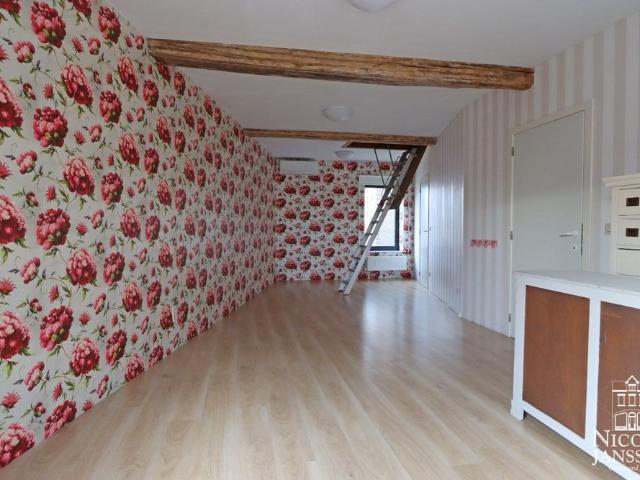 Ruim appartement met autostandplaats in centrum Molenbeersel